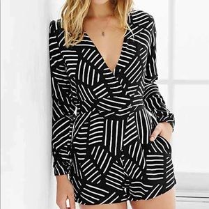 Like new romper-urban outfitters